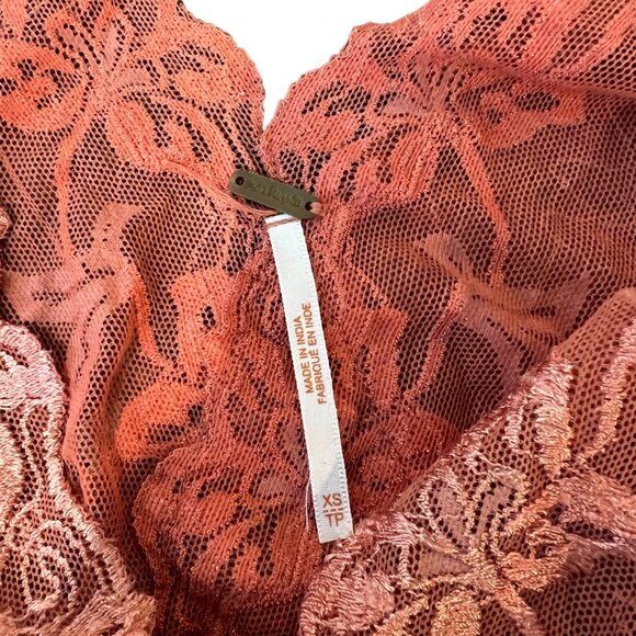 Free People Top XS Mauve Star Print Sleeveless Semi Sheer Blouse Sz Extra Small - Picture 9 of 10